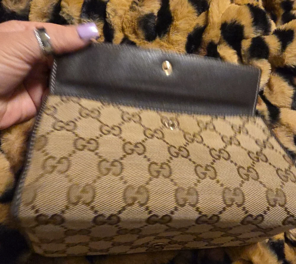 Gucci Beige/Brown GG Canvas Wallet with Gold Heart Closure